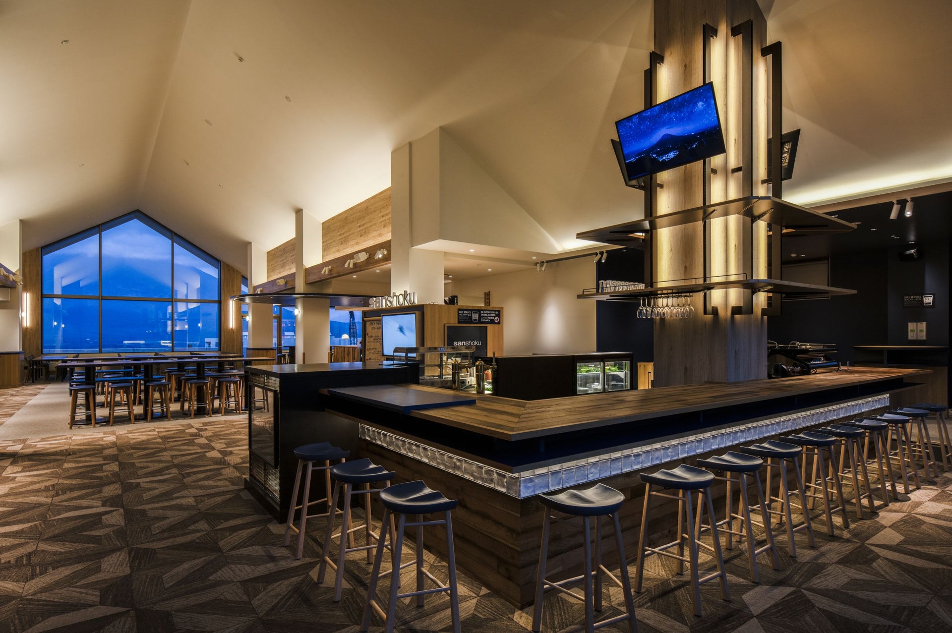 ニセコ東急 グラン・ヒラフ　マウンテンセンター1